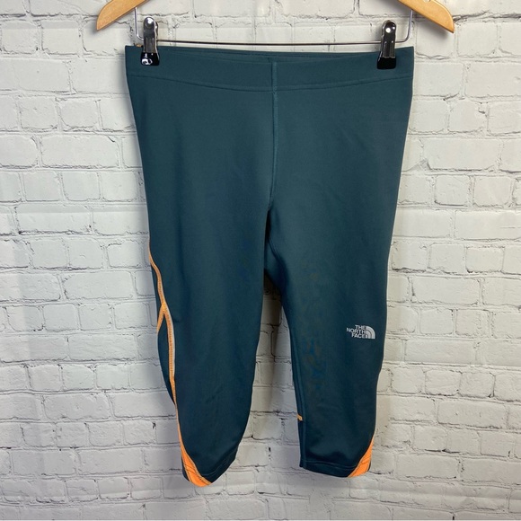 The North Face Women’s VaporWick Cropped Leggings - Picture 1 of 9